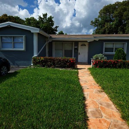 The Vacay Inn Lauderdale Lakes المظهر الخارجي الصورة